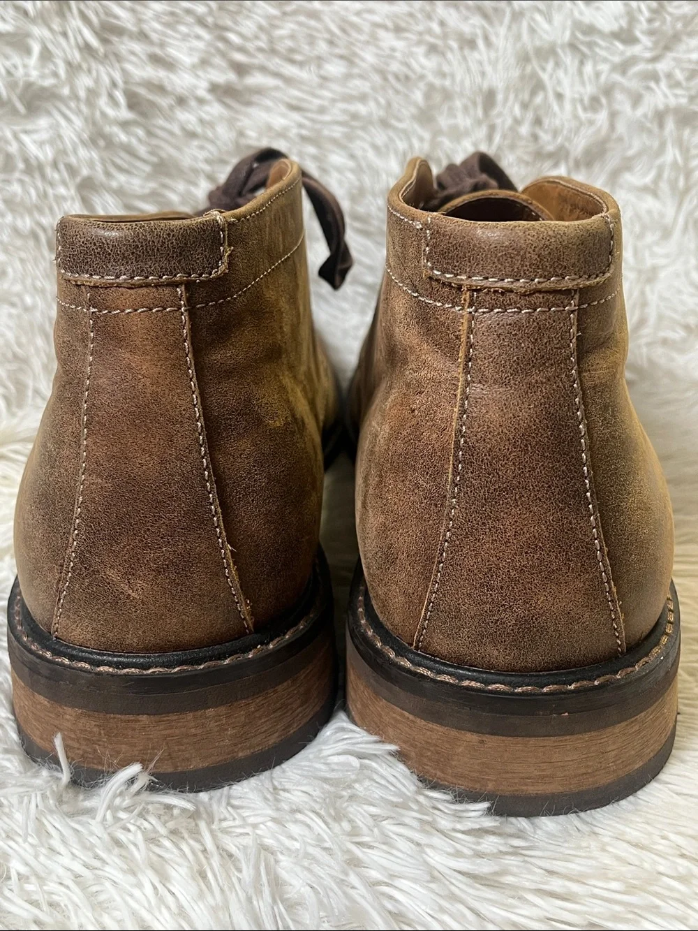Vionic Men's Brown Leather Chukka Boots